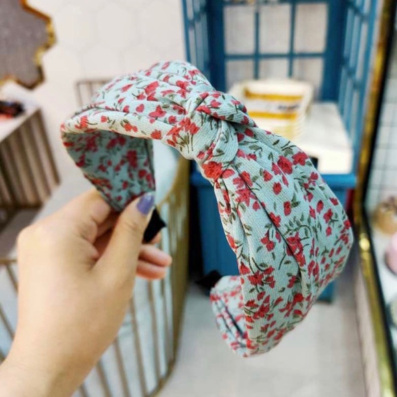 Accessories - New Floral knotted headband